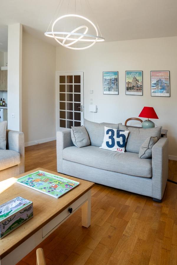 Bel Appartement, Bien Equipe Et Confortable Dans Le Centre Historique Fougeres Luaran gambar