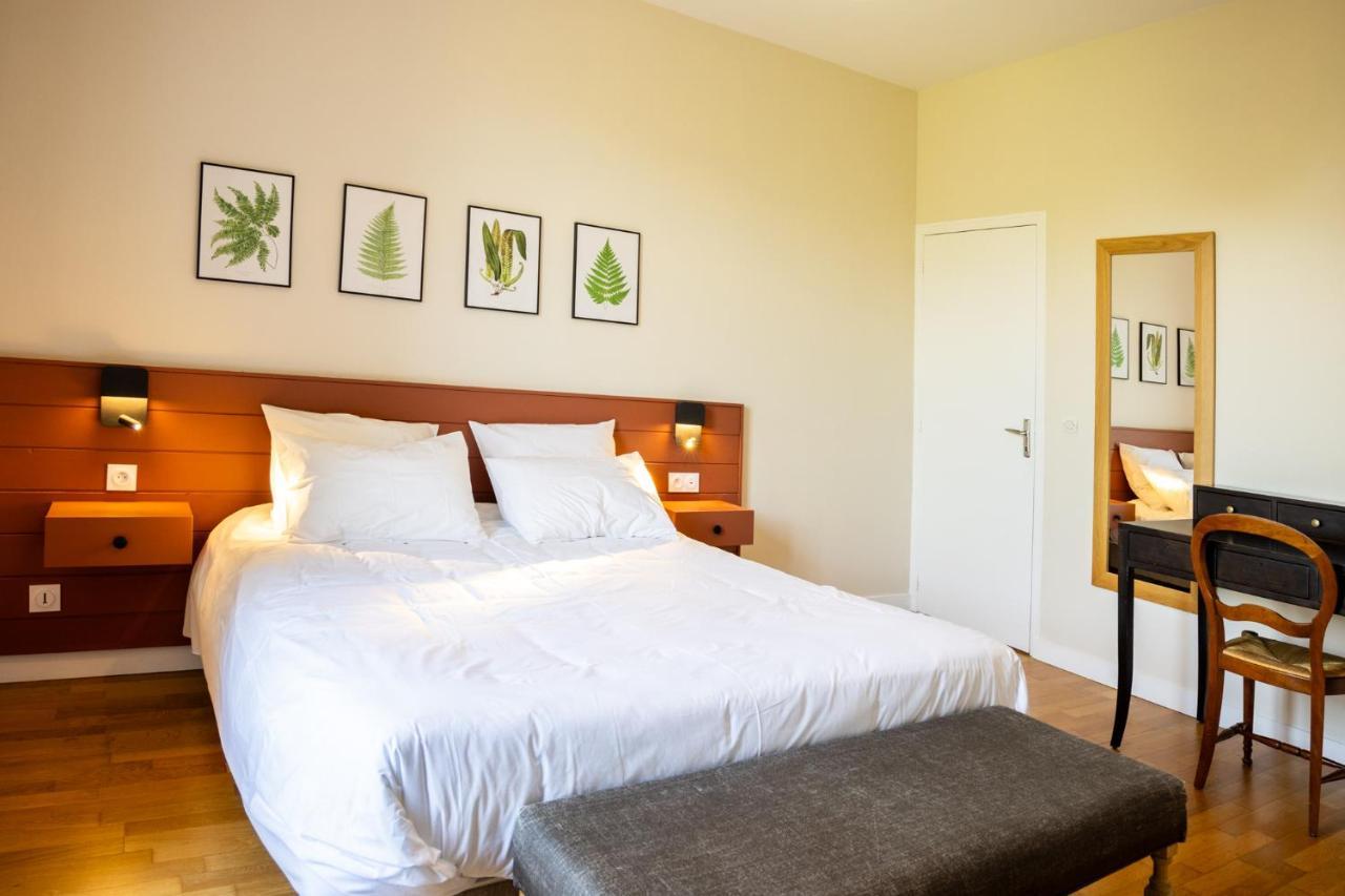 Bel Appartement, Bien Equipe Et Confortable Dans Le Centre Historique Fougeres Luaran gambar